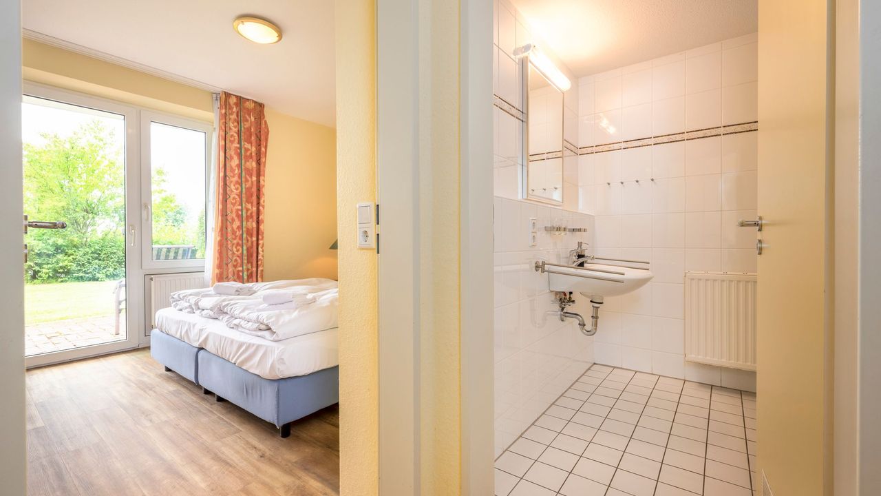 Flur mit Blick zum Badezimmer Flur mit Blick zum Badezimmer